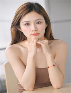 征服艳妇后宫春色