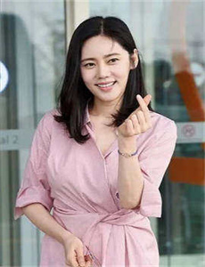 美女来了在线观看完整版中文